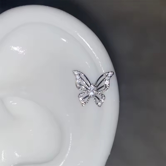 Silver Butterfly 🦋Stud Earring - Picture 5 of 5